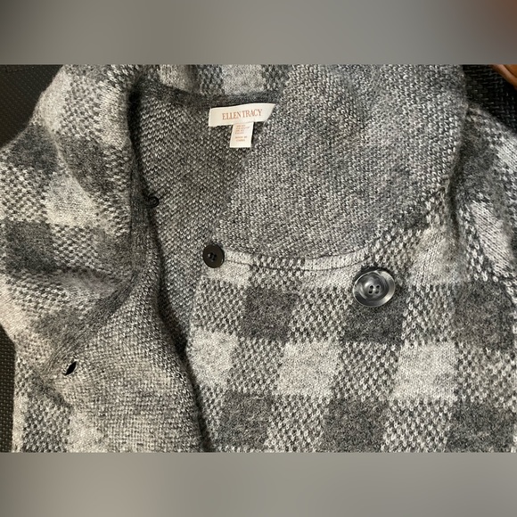 Long gray cardigan. Brand Ellen Tracy. Womens Size XS. - Picture 4 of 6